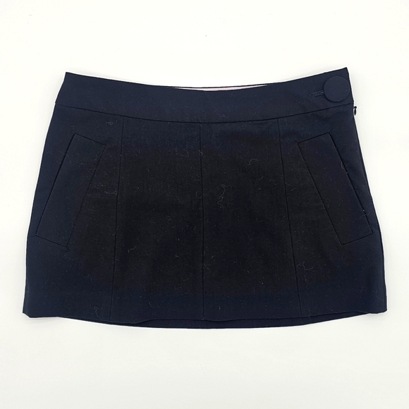 Guess Women's Black Stretch Mini Skirt, Size 24 - Picture 1 of 12